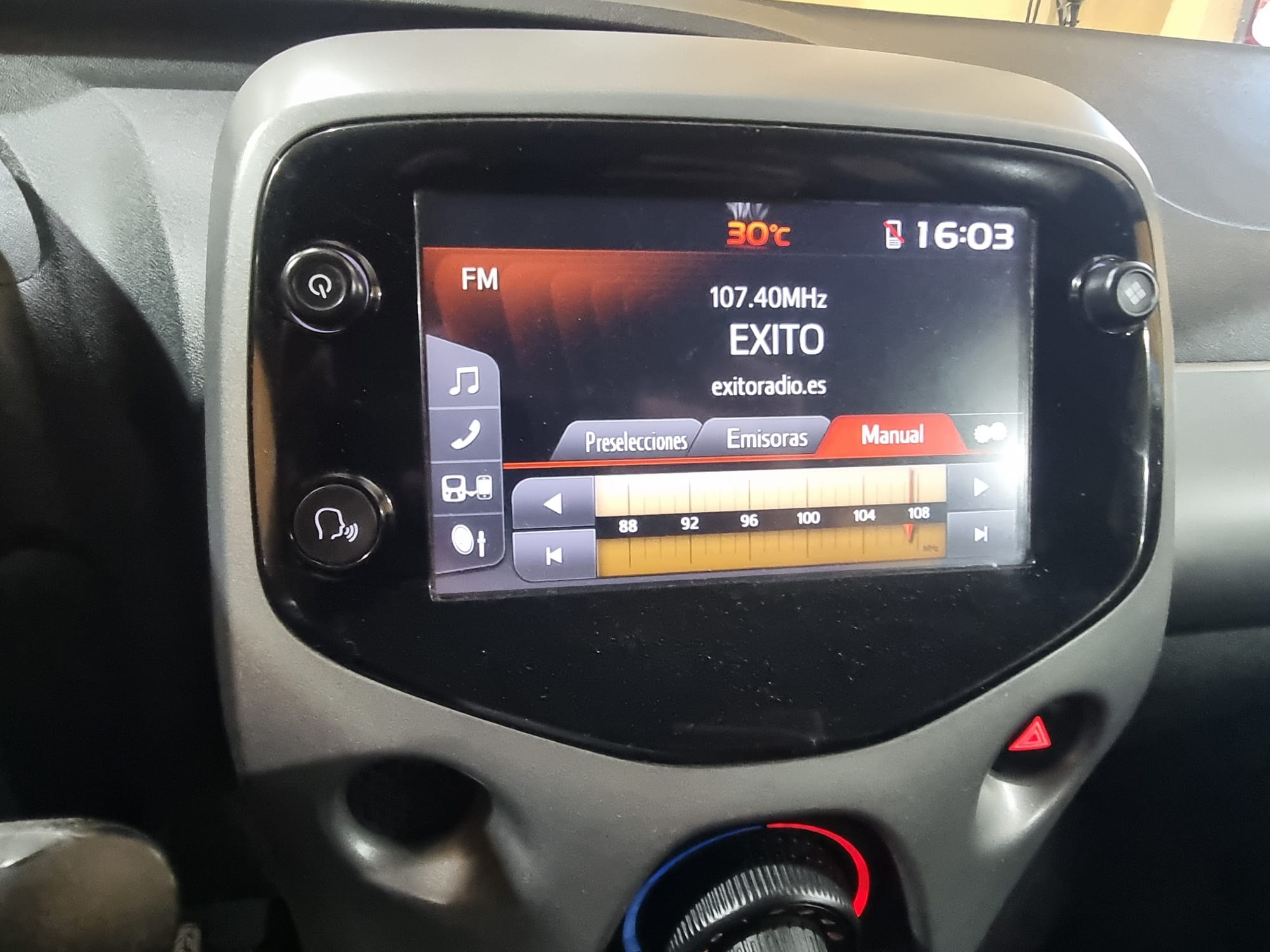  Toyota AYGO 70CV  X-PLAY