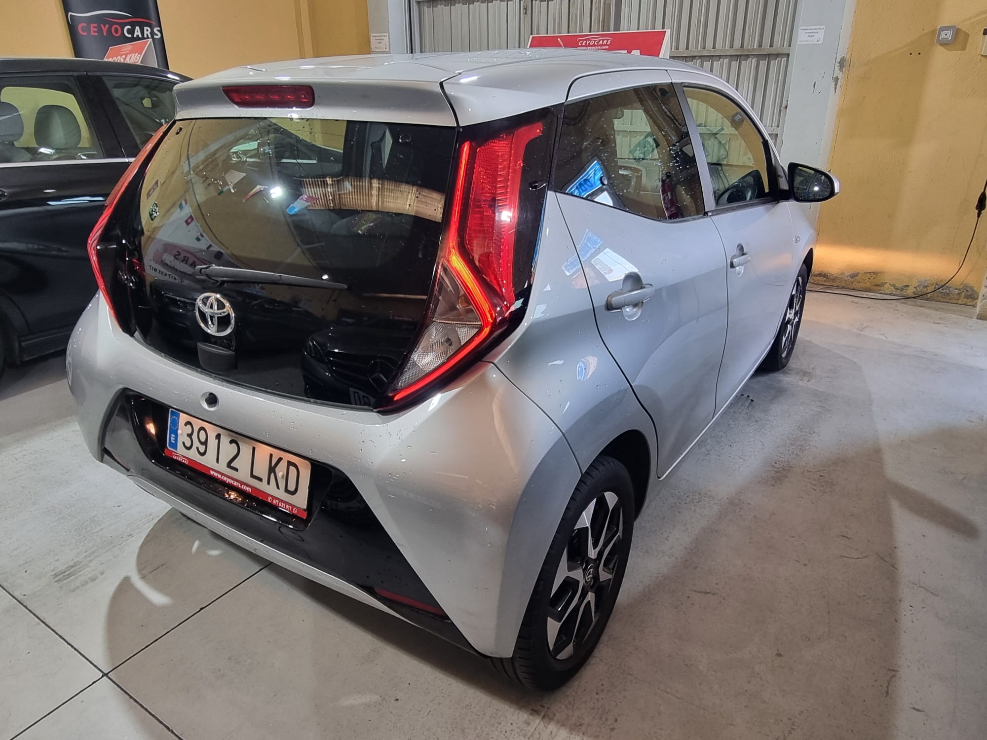  Toyota AYGO 70CV  X-PLAY