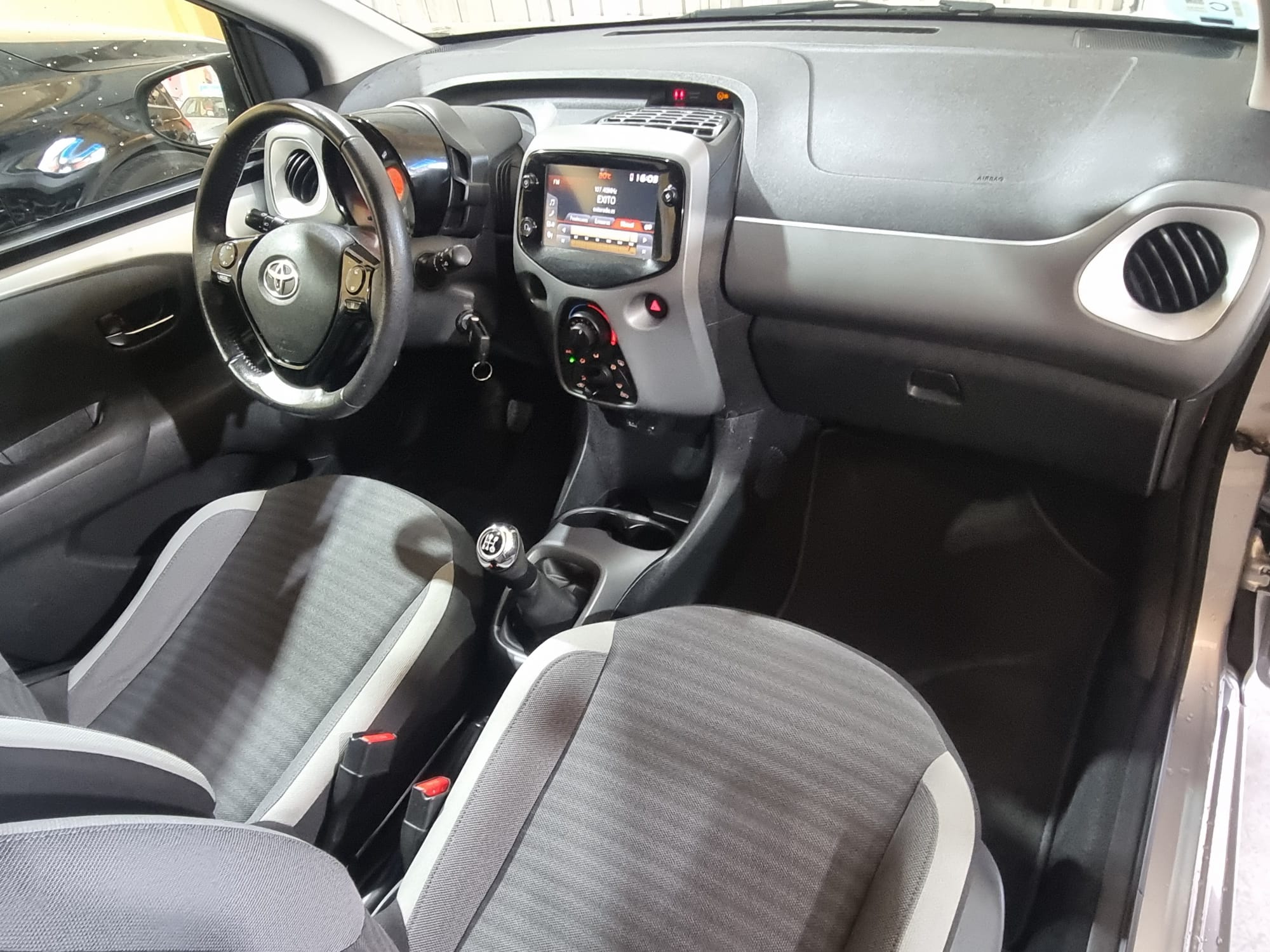  Toyota AYGO 70CV  X-PLAY
