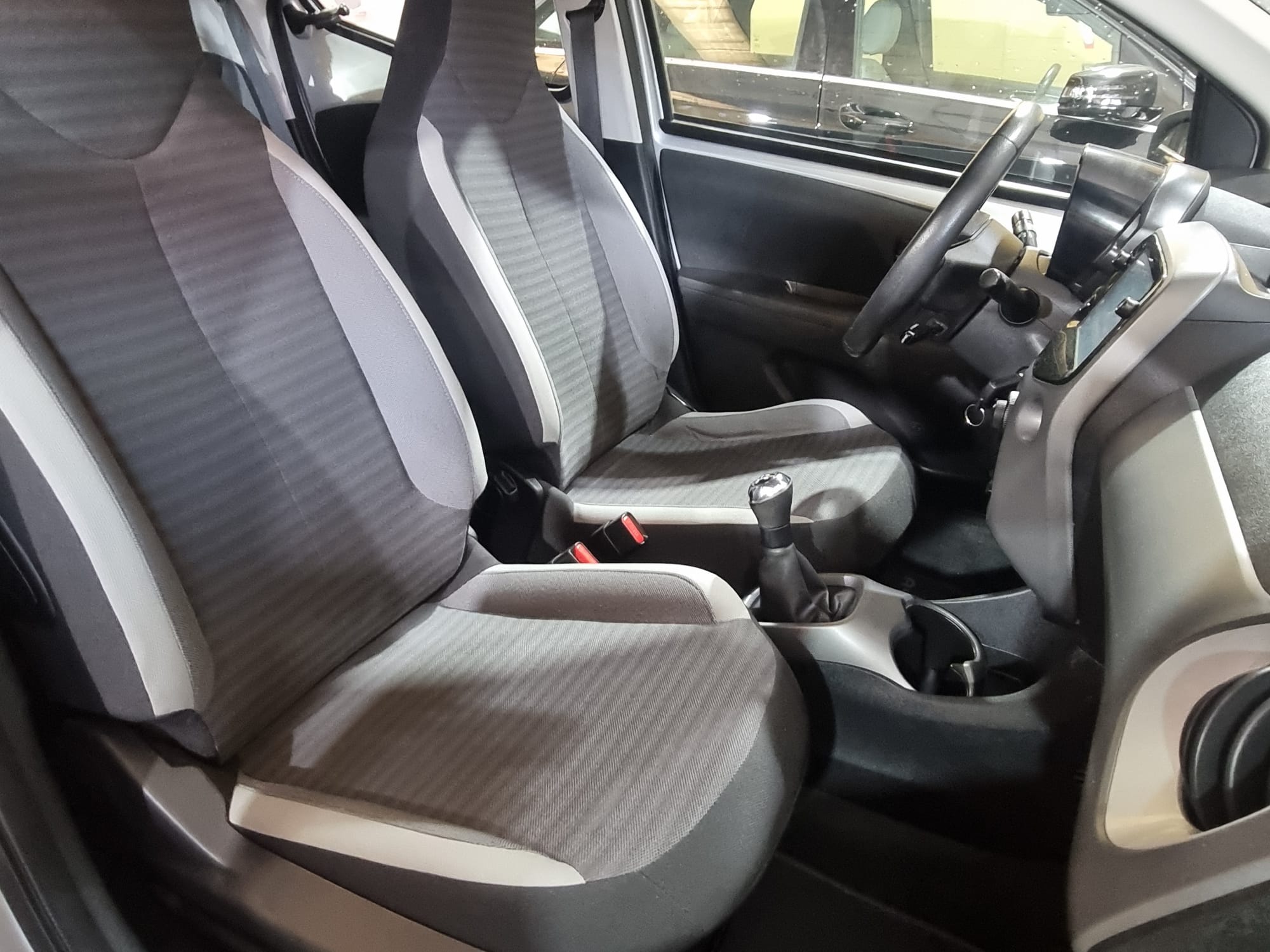  Toyota AYGO 70CV  X-PLAY