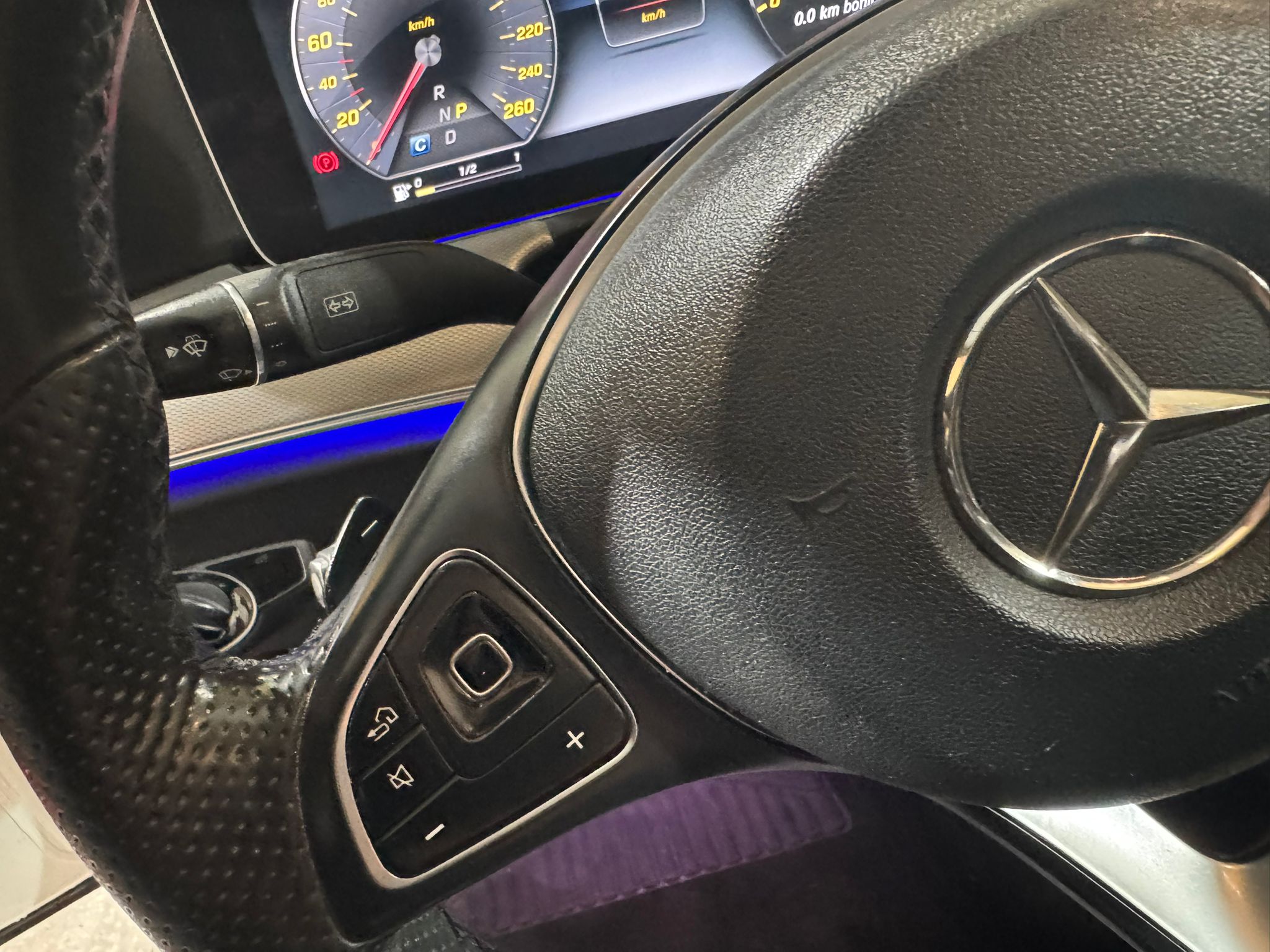 Mercedes-Benz W213 E 350D 9G-TRONIC 