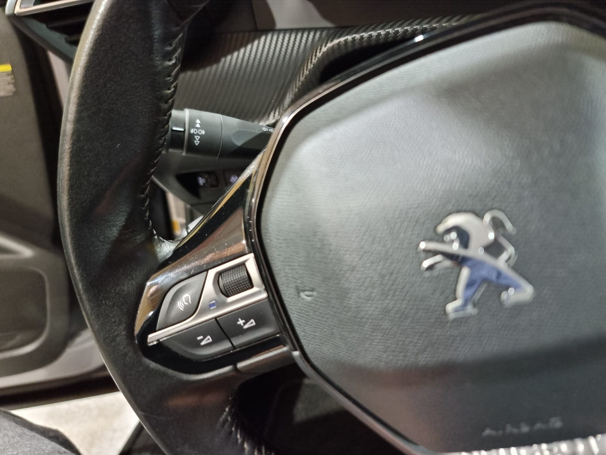Peugeot 2008 1.5 BlueHDI S&S ALLURE PACK 110 CV