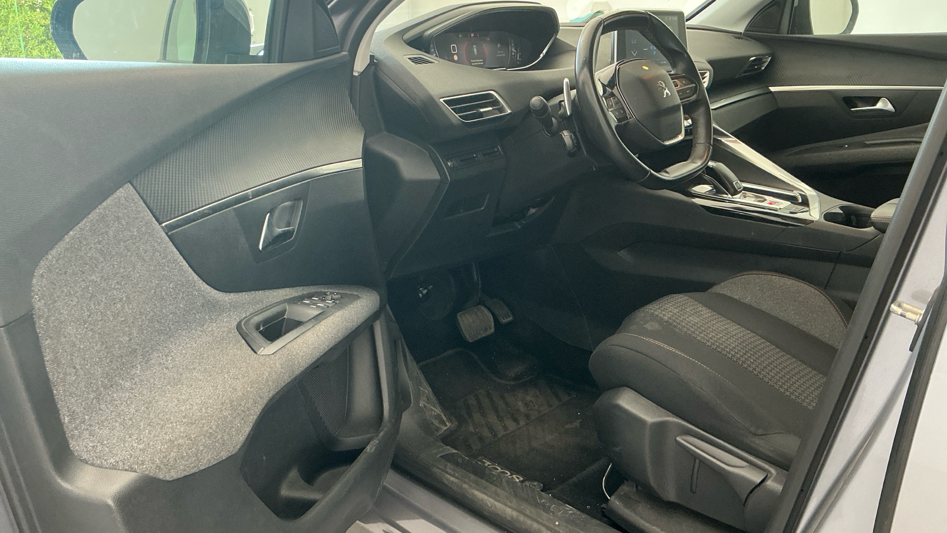 Peugeot 3008 1.5BLUEHDI ACTIVE S&S EAT8 130CV