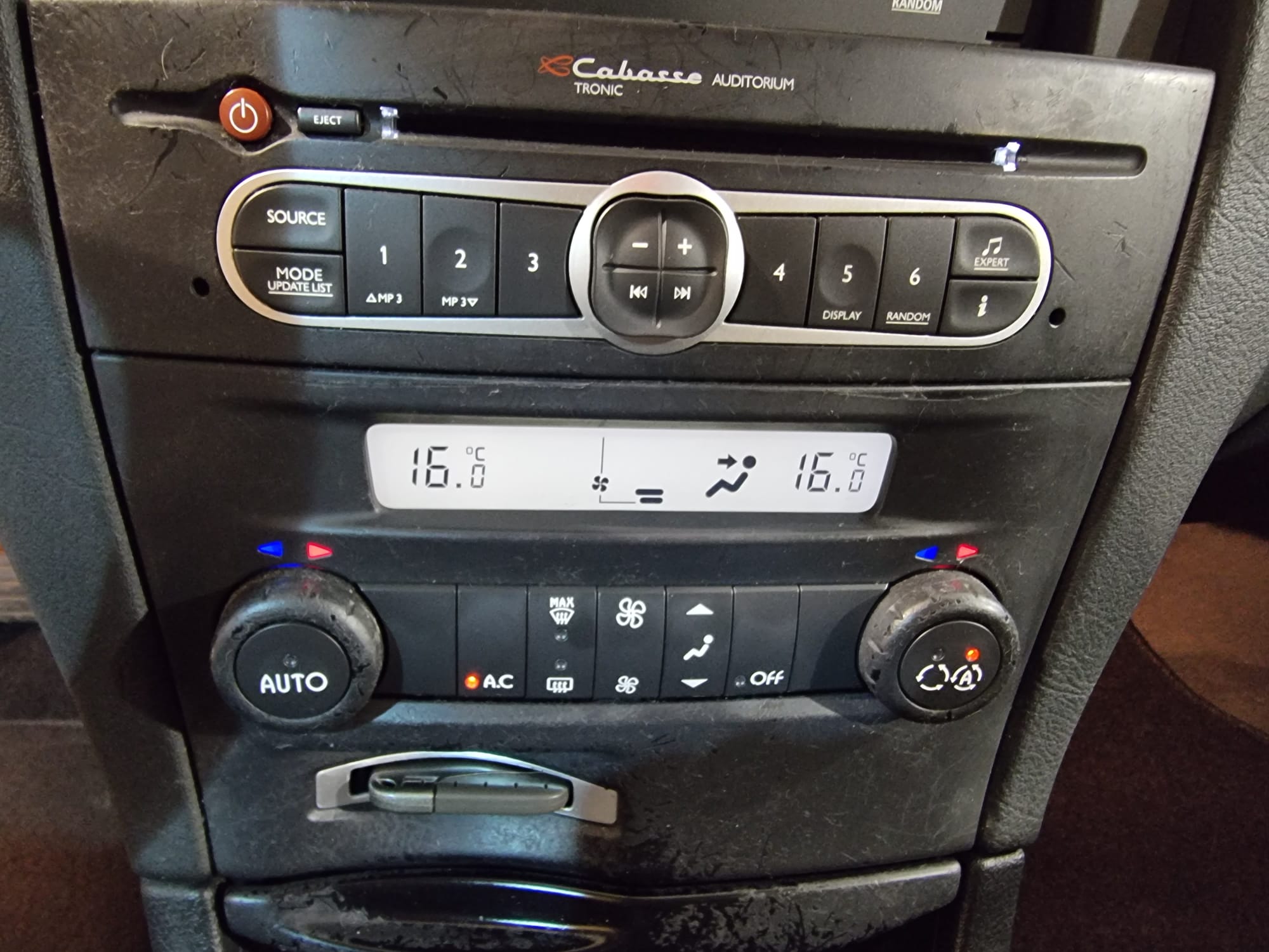 Renault Laguna 1.9DCI DYNAMIQUE 131 CV PEGATINA B 