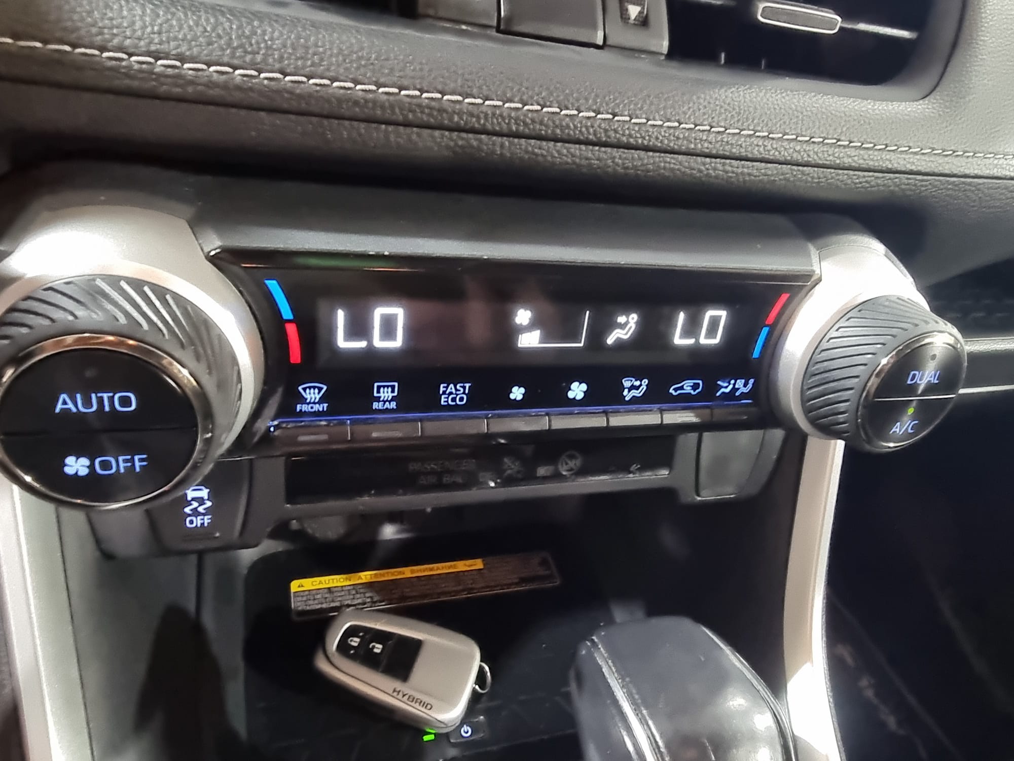 TOYOTA RAV4 2.5l 220H Advance  ECO
