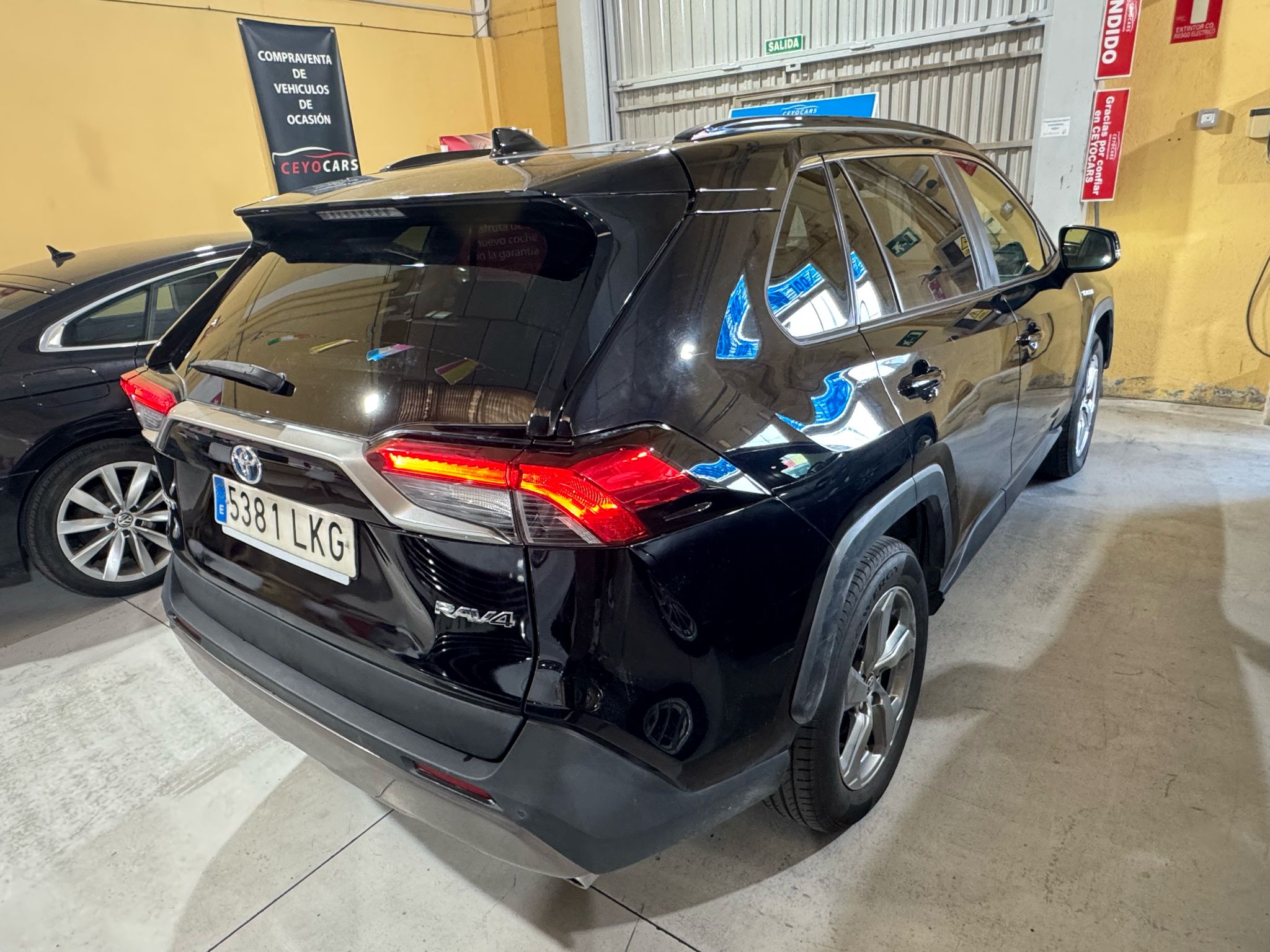 TOYOTA RAV4 2.5l 220H Advance  ECO