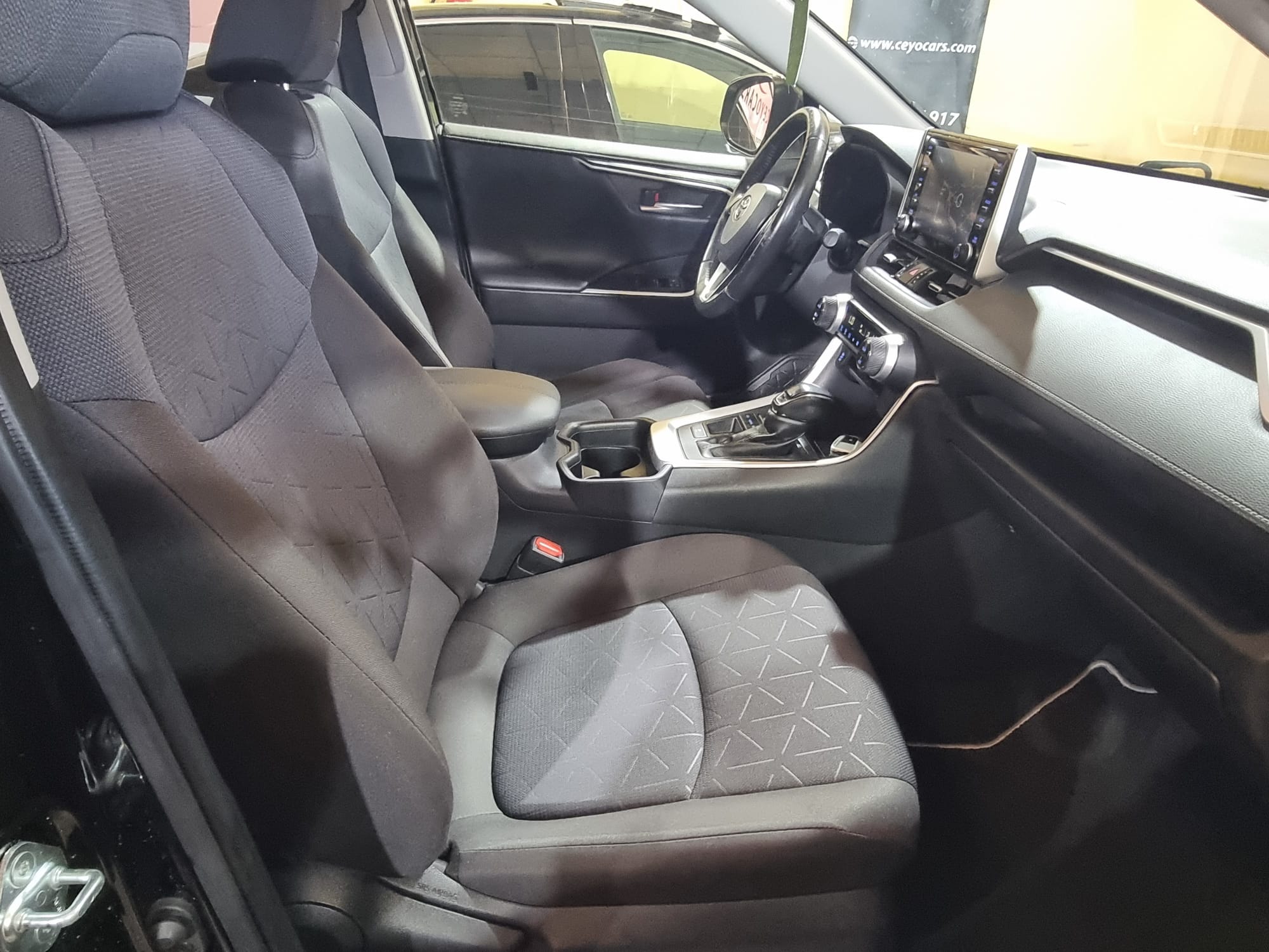 TOYOTA RAV4 2.5l 220H Advance  ECO