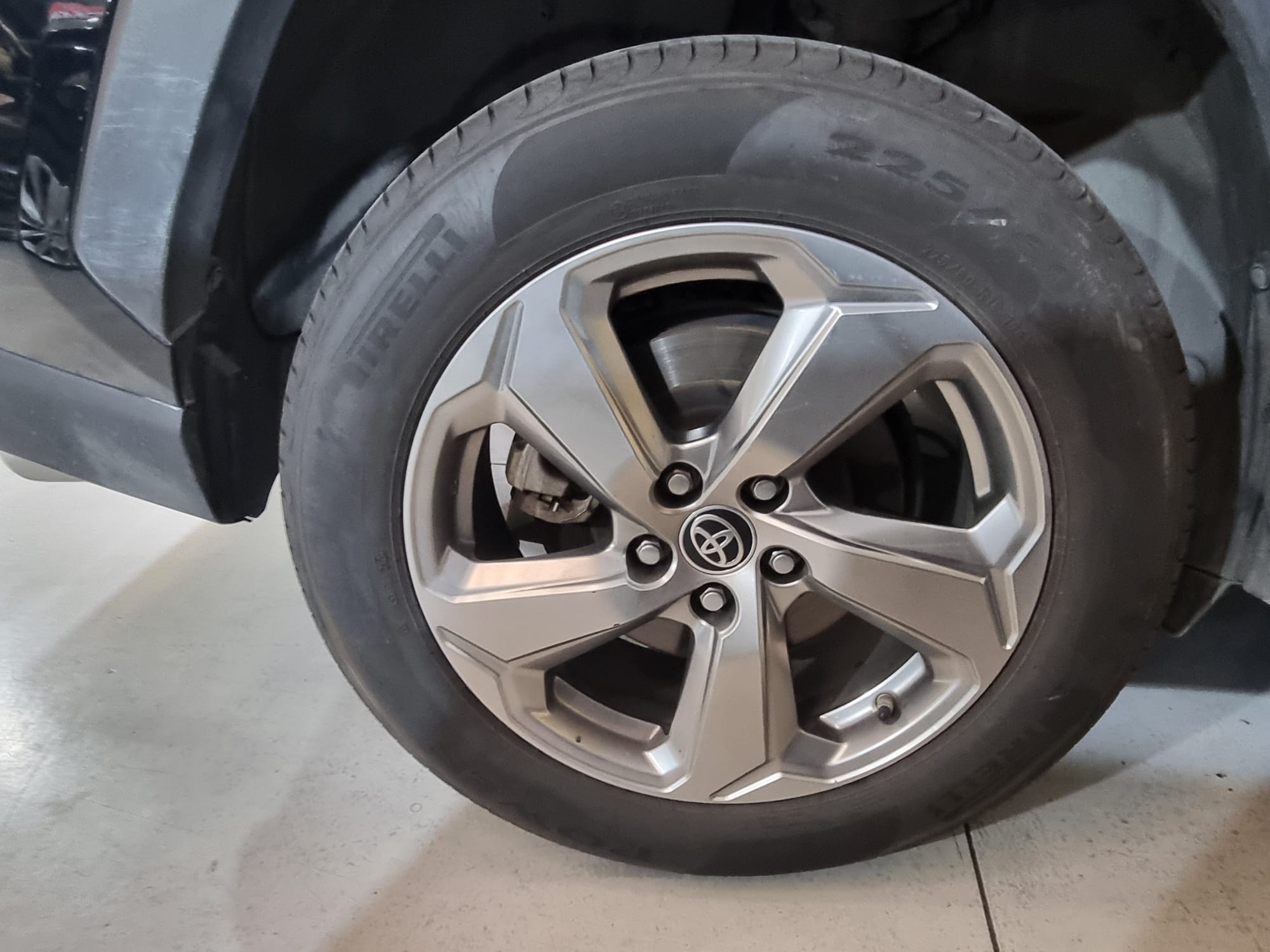 TOYOTA RAV4 2.5l 220H Advance  ECO