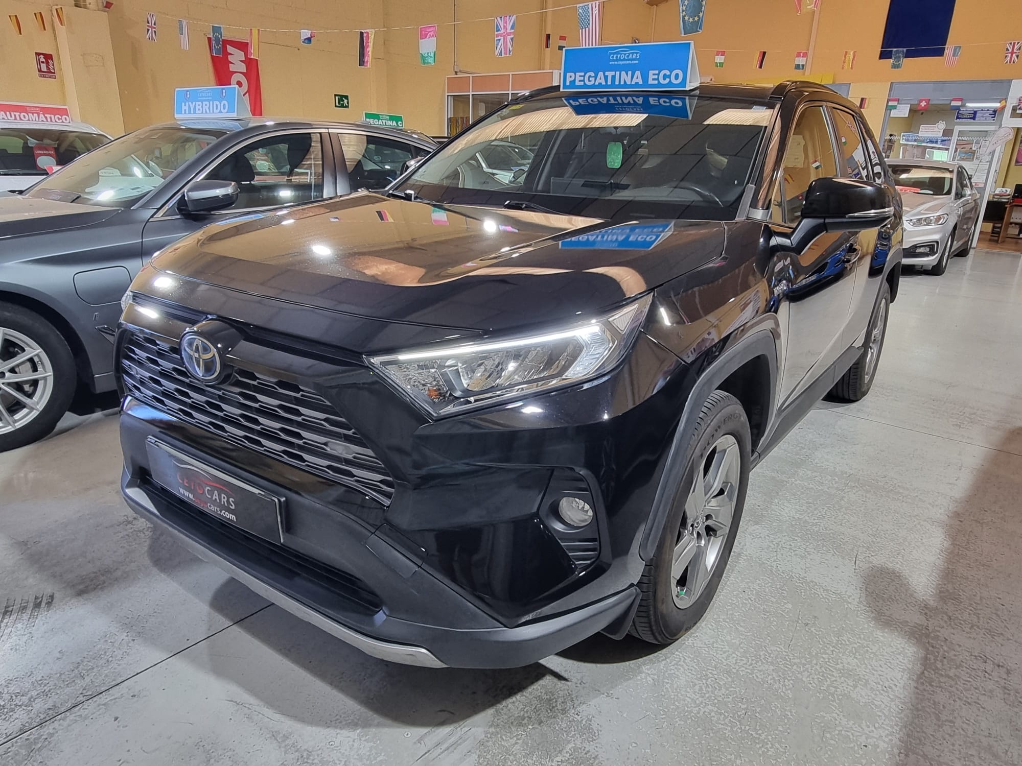 TOYOTA RAV4 2.5l 220H Advance  ECO