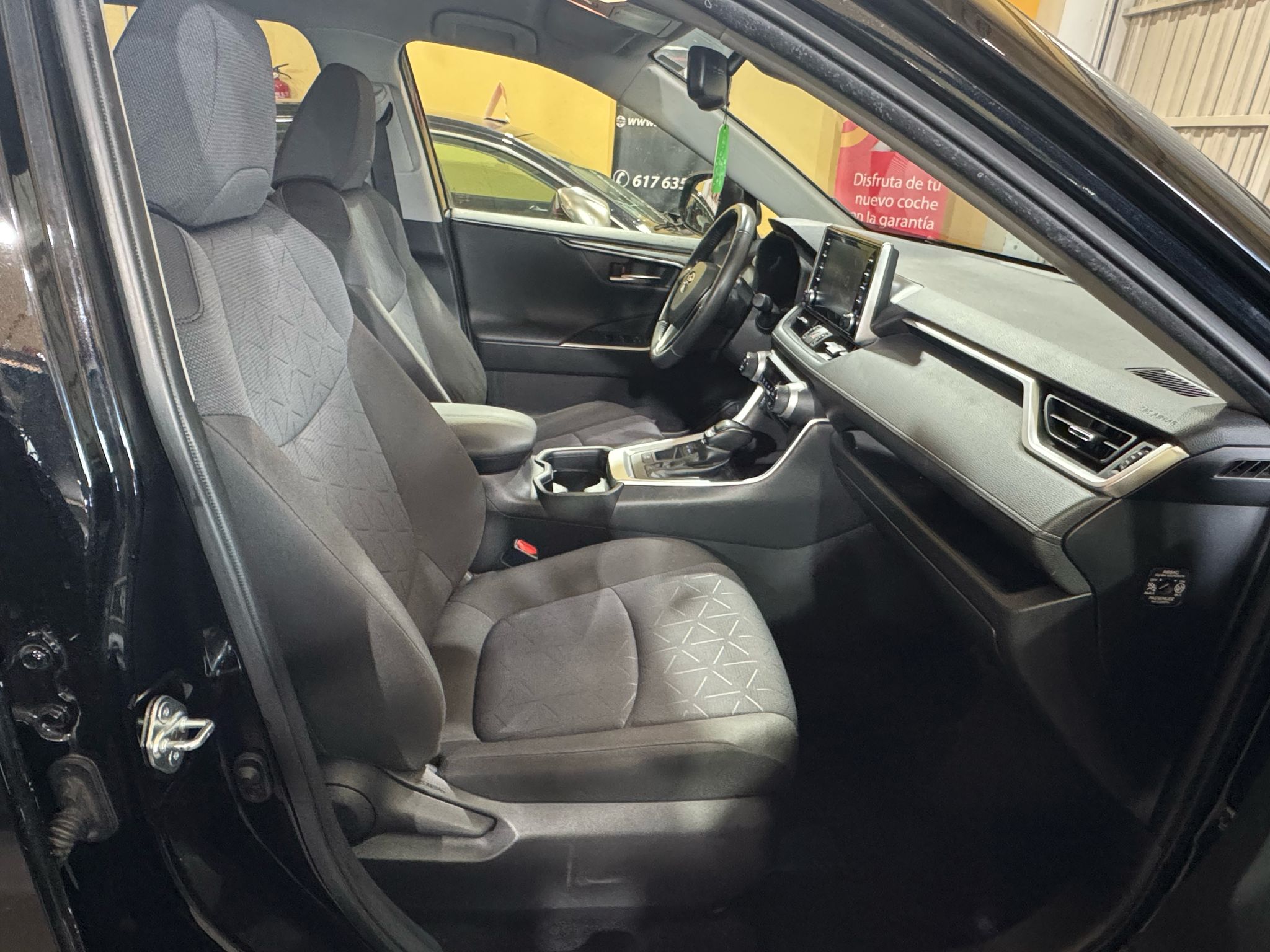 TOYOTA RAV4 2.5l 220H Advance  ECO