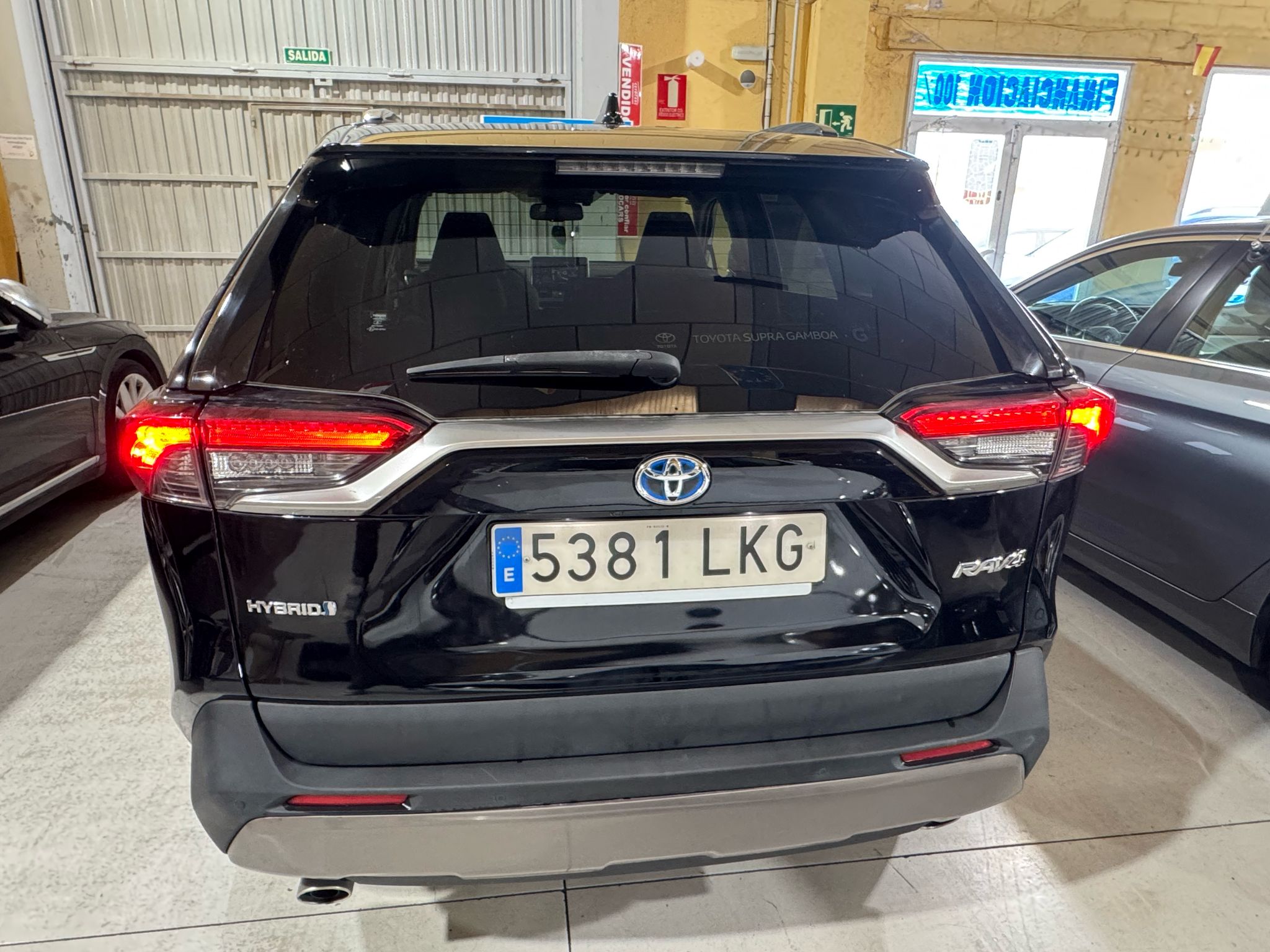 TOYOTA RAV4 2.5l 220H Advance  ECO