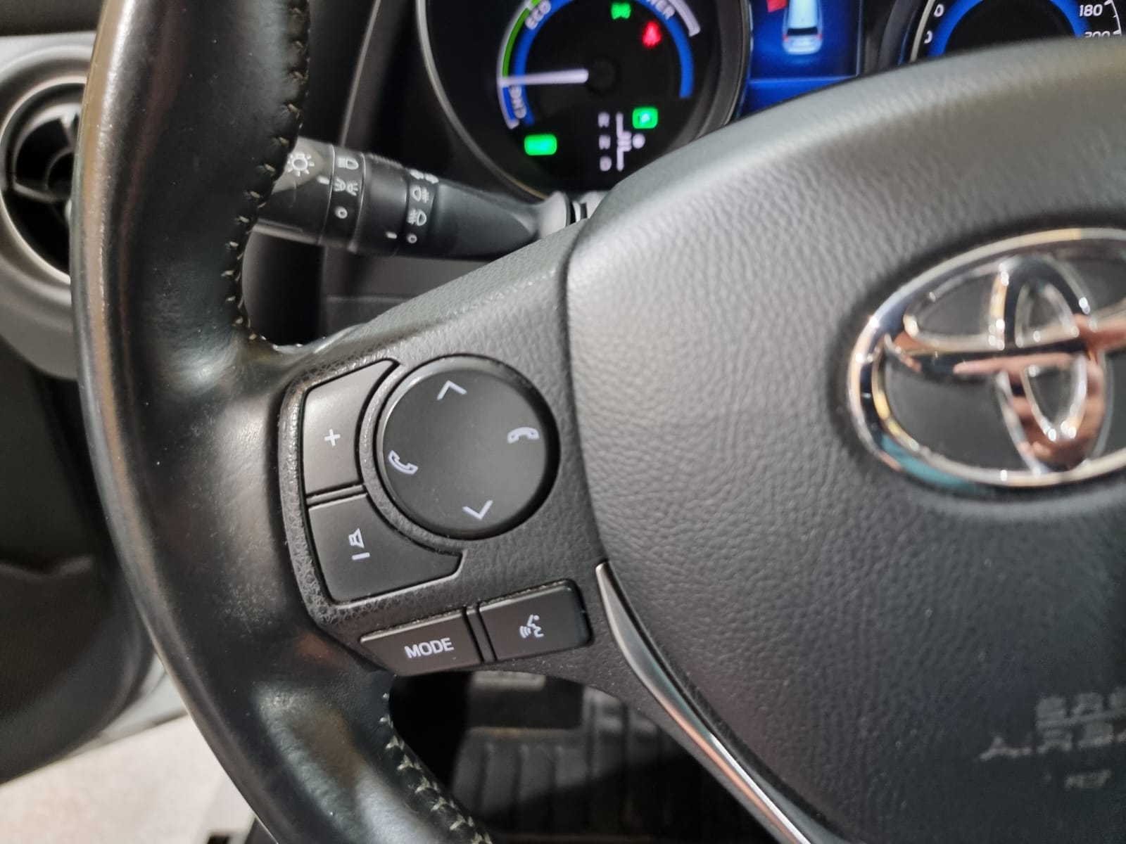 Toyota Auris TS HYBRID 140H ACTIVE BUSINESS PLUS