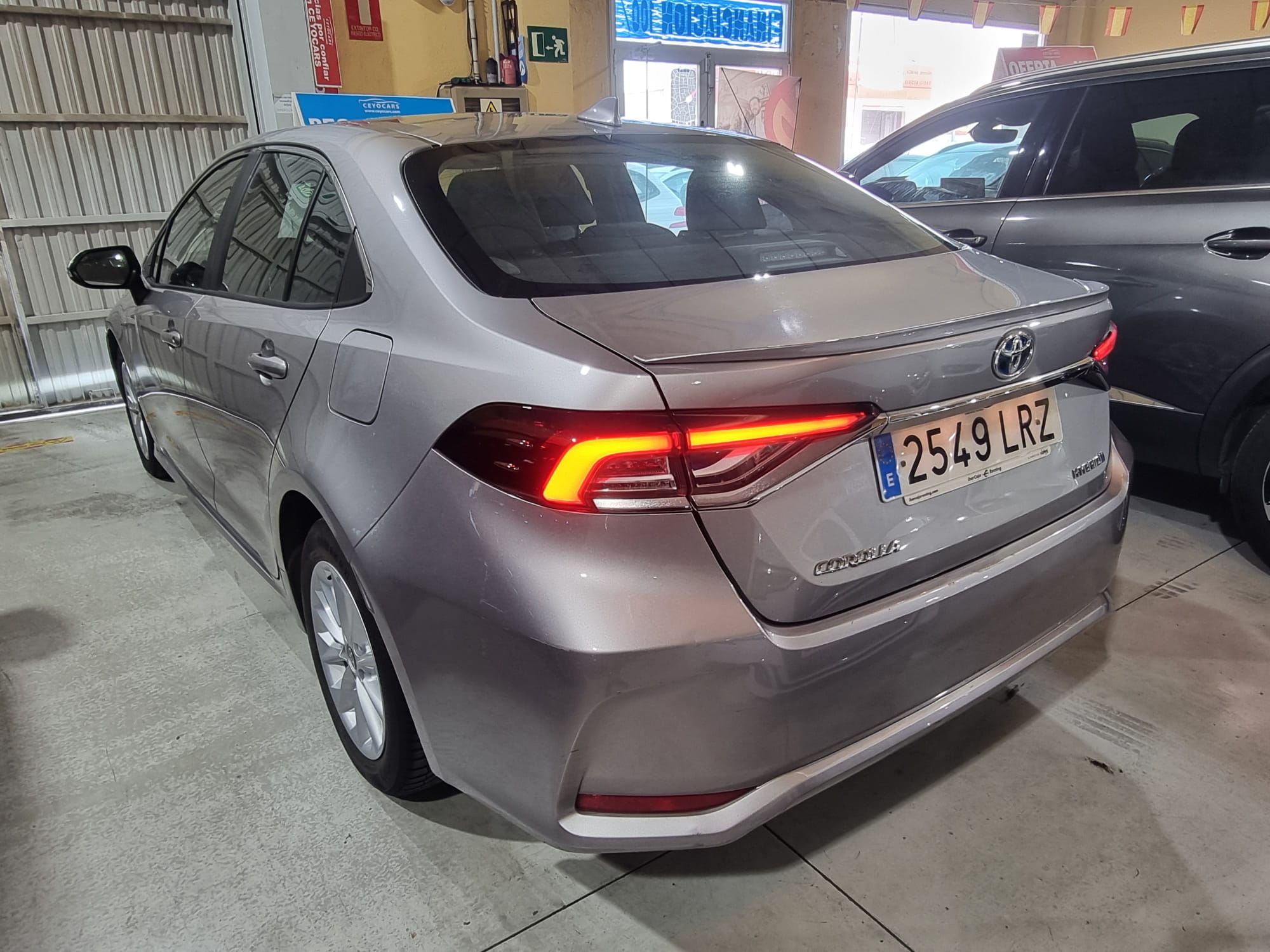 Toyota Corolla 1.8 125H Active TECH E-CVT SEDAN 122 CV
