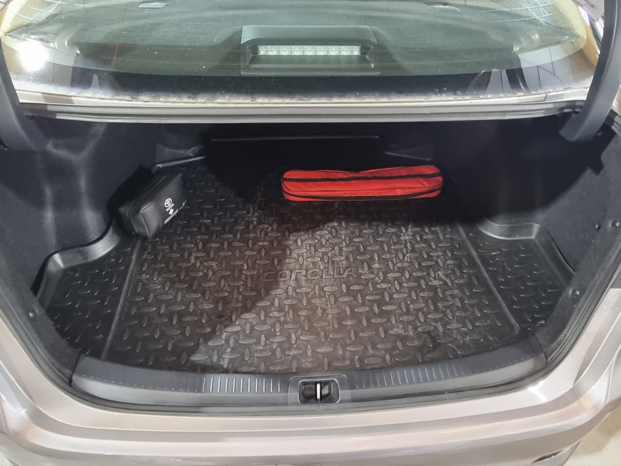 Toyota Corolla 1.8 125H Active TECH E-CVT SEDAN 122 CV