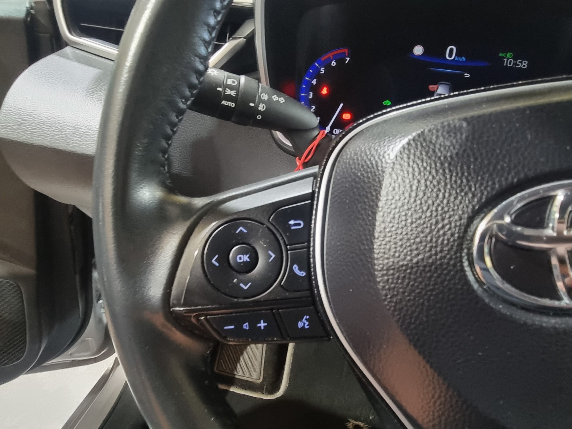 Toyota Corolla 1.8 125H Active TECH E-CVT SEDAN 122 CV