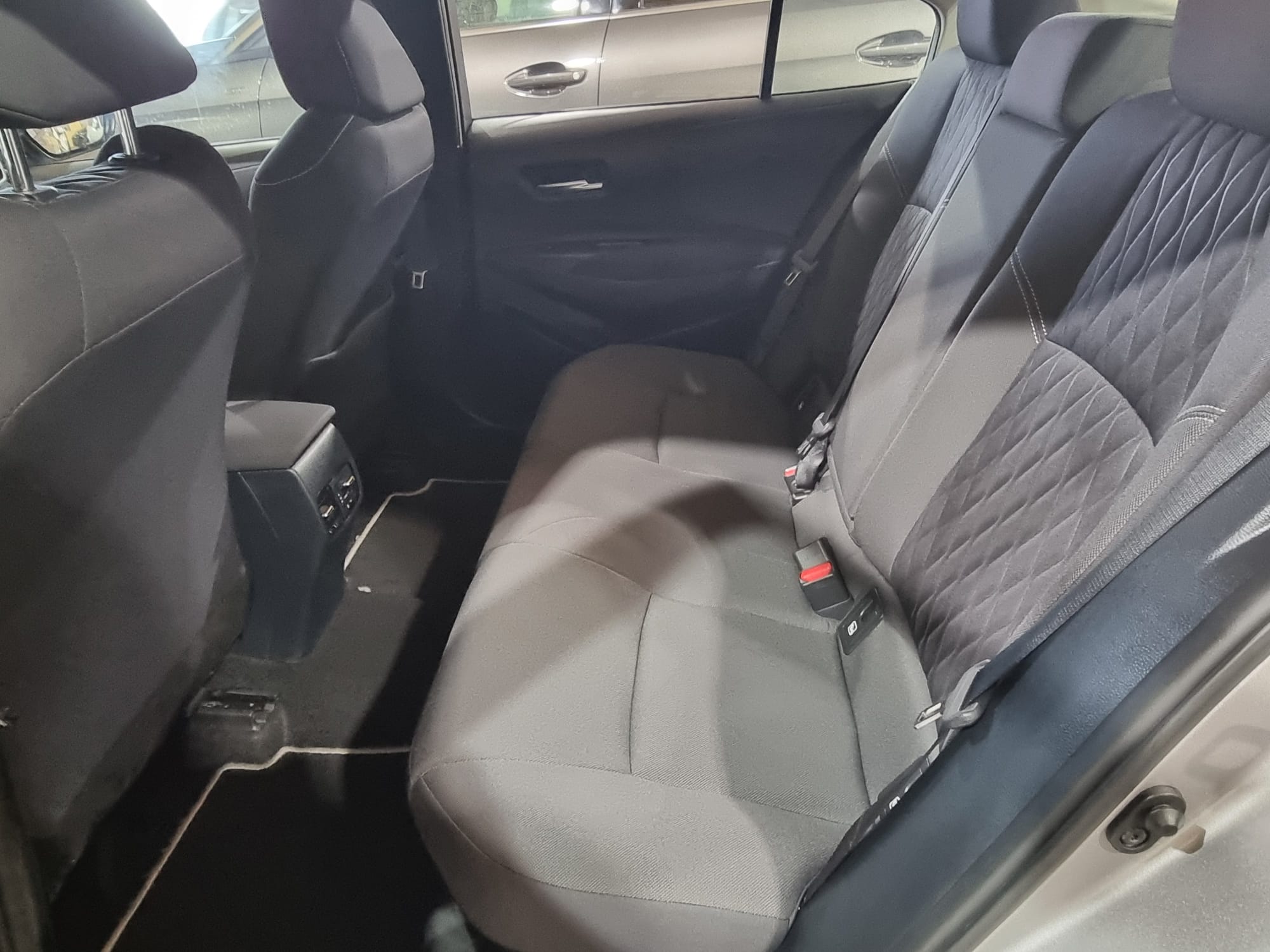 Toyota Corolla 1.8 125H Active TECH E-CVT SEDAN 122 CV