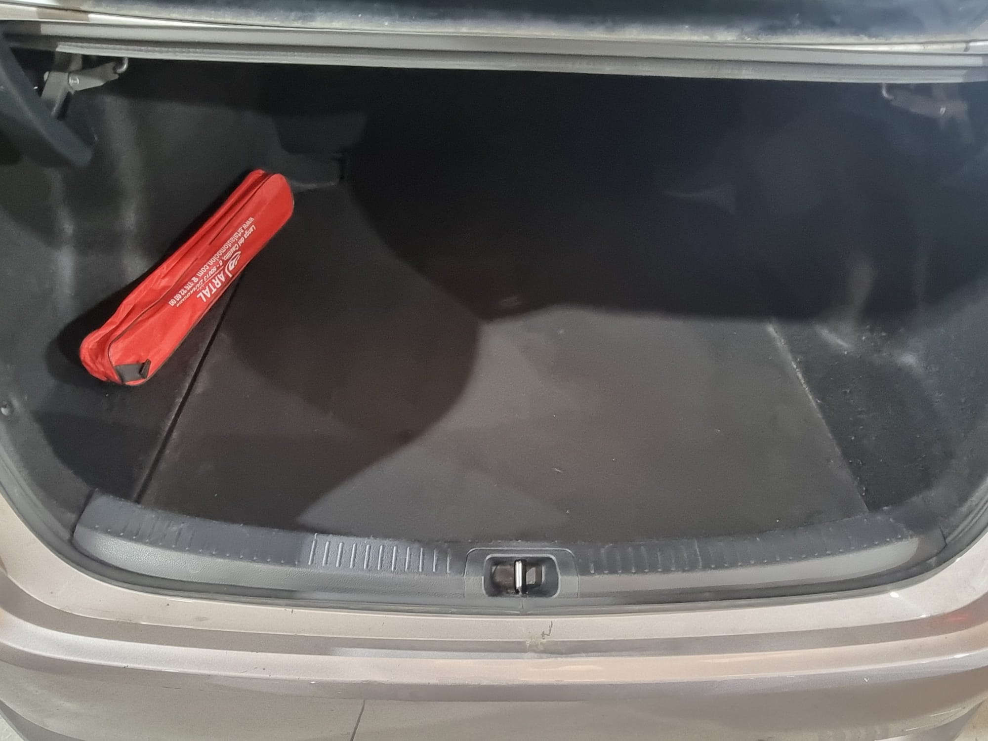 Toyota Corolla 1.8 125H Active TECH E-CVT SEDAN 122 CV