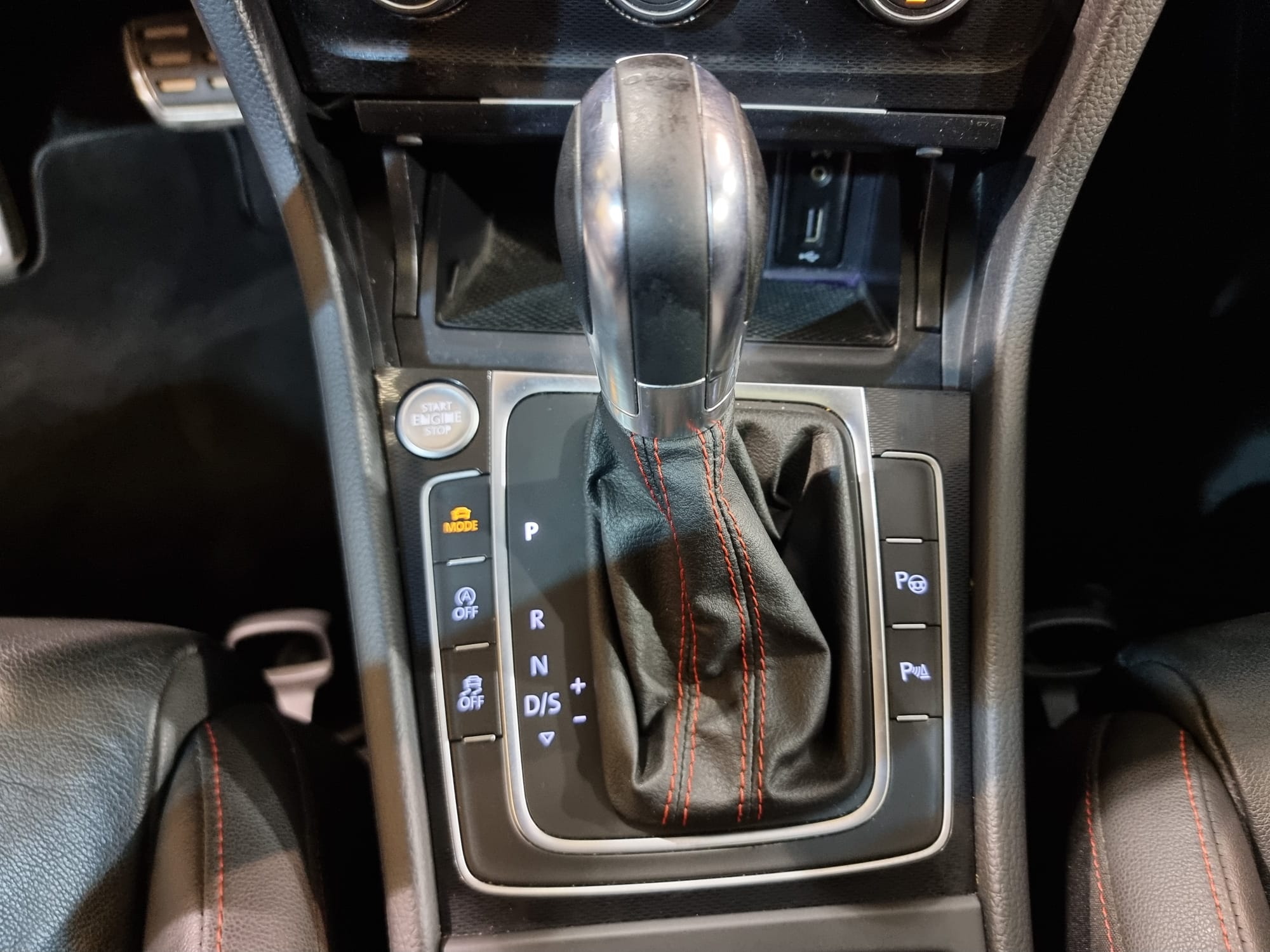 Volkswagen GOLF 2.0 TSI GTI DSG 220 MK7