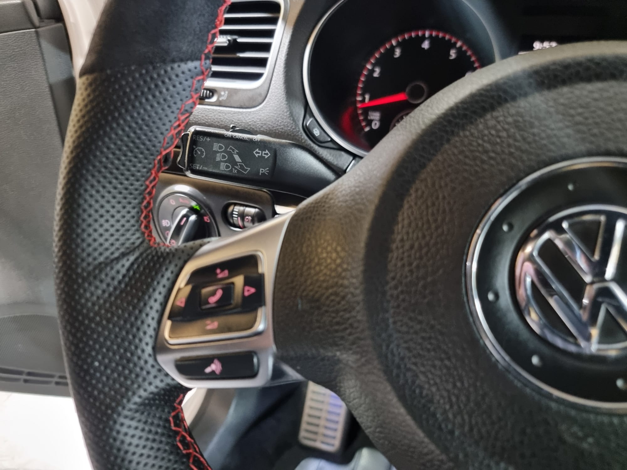 Volkswagen Golf VI 2.0 GTi Hatchback 211 CV