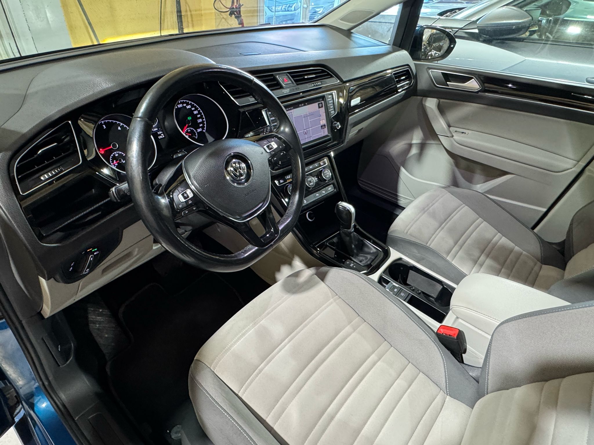 Volkswagen Touran Sport 2.0TDI CR BMT DSG